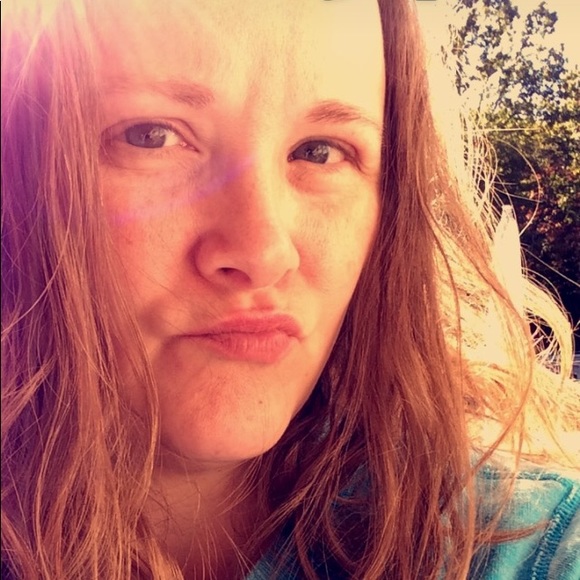 Meet your Posher, Melanie - Picture 3 of 3